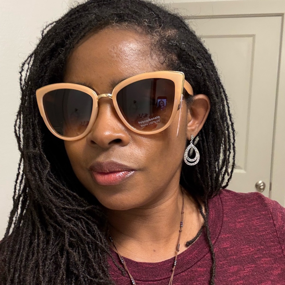 Chic Peach Cat-Eye Sunglasses - Picture 4 of 11